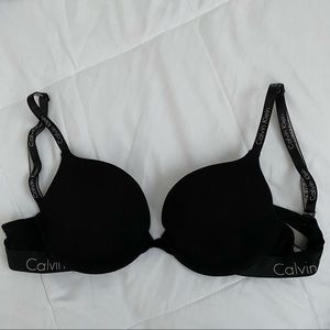 black calvin klein lightly lined underwire bra